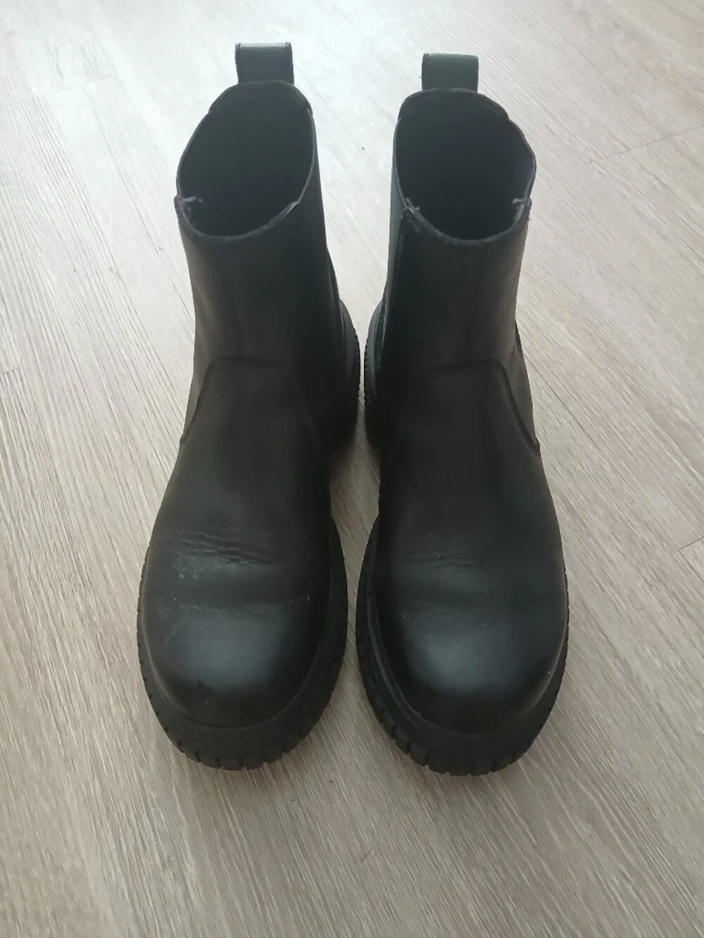 NWOT ATHLETA BLACK 8 ONA AVA RAIN BOOTS!!!